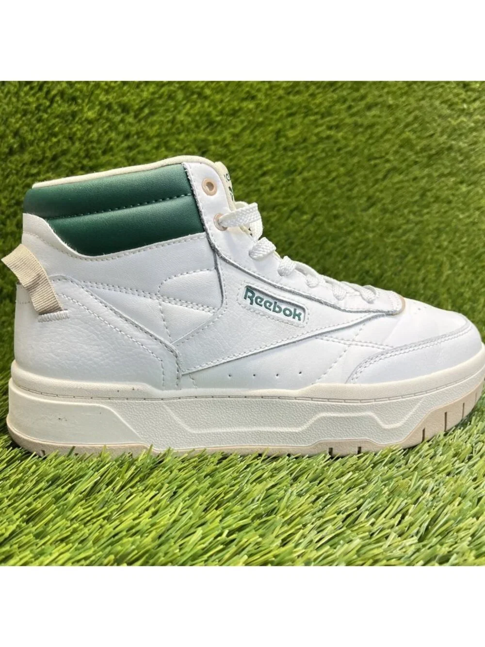 Reebok Tech T Geo Womens Size 8 White Green Athletic Basketball Shoes Sneakers